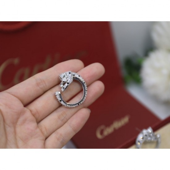 Featured new earrings using colors this season 2023SS CARTIER Cartier Featured new earrings using colors this season 2023SS CARTIER Cartier